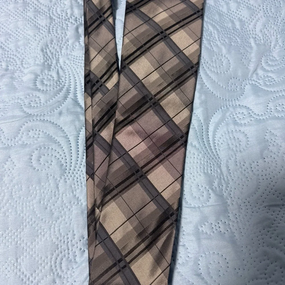Geoffrey Beene Black, Gray and Taupe Plaid Silk Tie A40